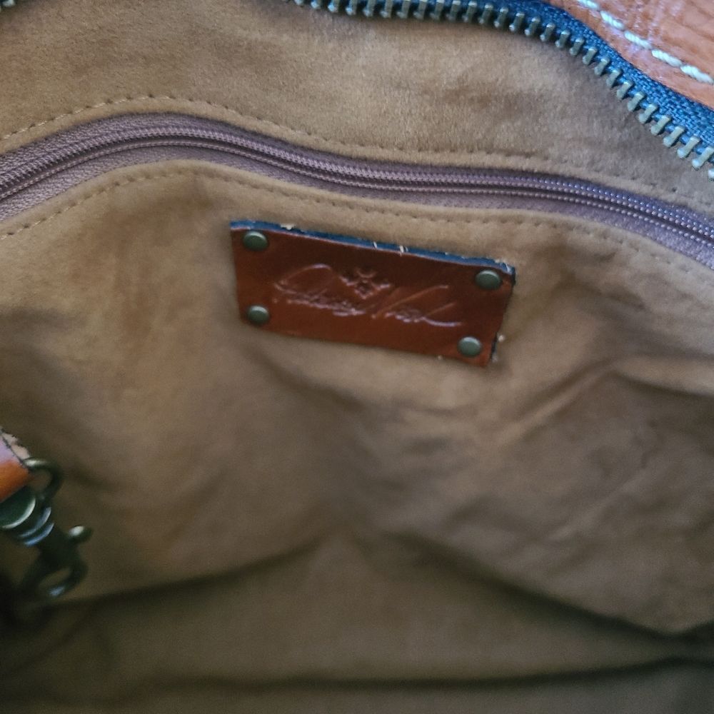 Patricia Nash Poppy‎ Tote in Burnished Tooled Gold - Picture 14 of 14